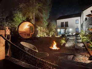 Aphrodites Group - Luxury Hot Tub Suites in Central Lake District!