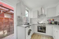 Beautiful 3 Bedroom House in North London Hotels in Haringey