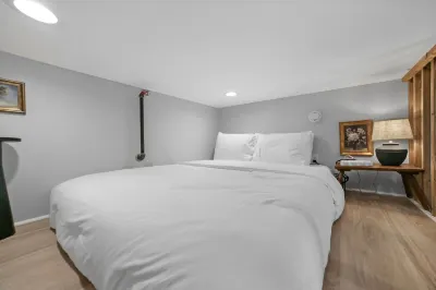 The Fox Suite at Divine Otter Hotels near Jean Baptiste Dusable Point Park