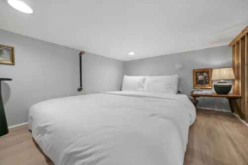 The Fox Suite at Divine Otter