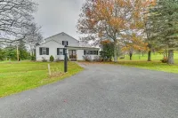 Slope Views: Luxe Windham Retreat w/ Hot Tub! - Country Houses