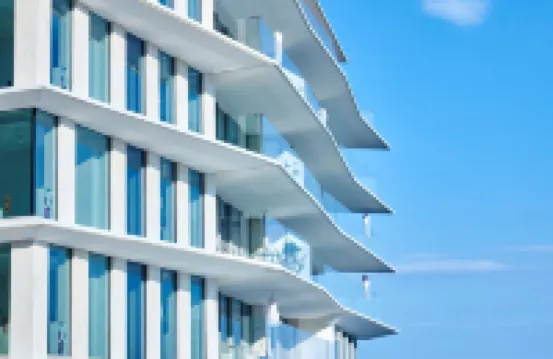 梅伯恩裡維埃拉，梅伯恩飯店系列 洛克布魯娜馬丁城堡附近的飯店