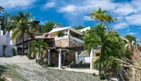 Casa Artista Hotels near Playa La Audiencia