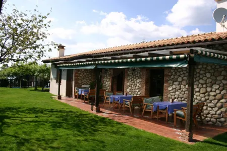 El Canchal de la Gallina -Cafetería -Aparcamiento Gratis - Jacuzzi Отели в г. Пеньякабальера