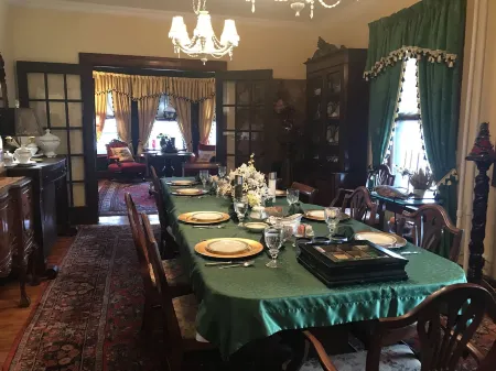 A Night to Remember B & B Отели рядом с достопримечательностью «Башня Скайлон»