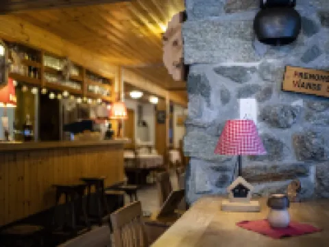 Aiguille de La Tza Hotels in Evolene