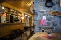 Aiguille de La Tza Hotels in Evolene