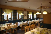 Hotel Jagermo Hotels in Oberpframmern