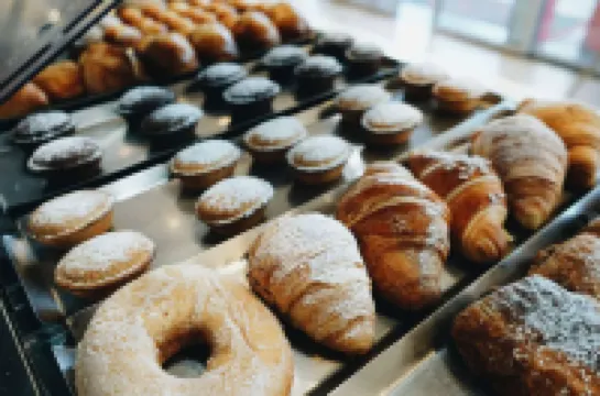 ทริโลจี พรีสทีจ - เซ็นทรัล พรีเมียม สวีทส์