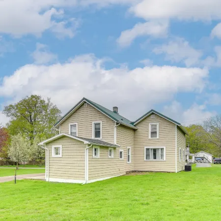 Walk to Beach! Sodus Point Escape w/ Private Yard