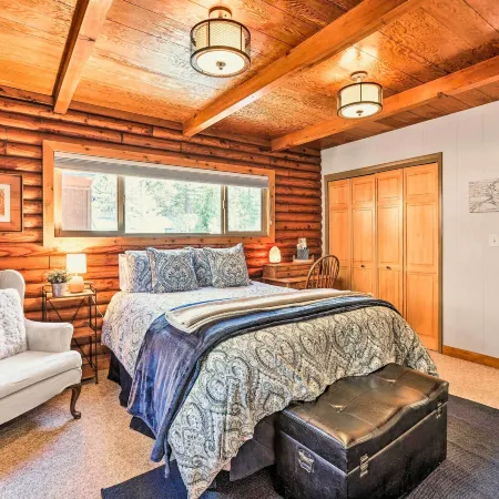 Dog-Friendly Kings Beach Log Cabin w/ Hot Tub!