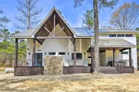 Private Hot Tub, Outdoor Fireplace: Broken Bow Gem - parking