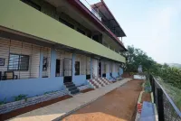Hilltop Retreat Hotels in Gorhe Khurd