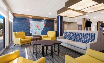 Holiday Inn Express & Suites Springdale - Fayetteville Area