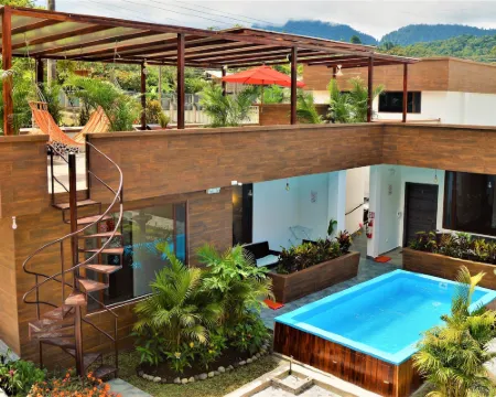 Toucan Platinum Suites Aparthotel Hoteles en Mindo