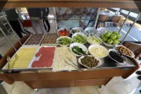 Marbes Hotel - breakfast