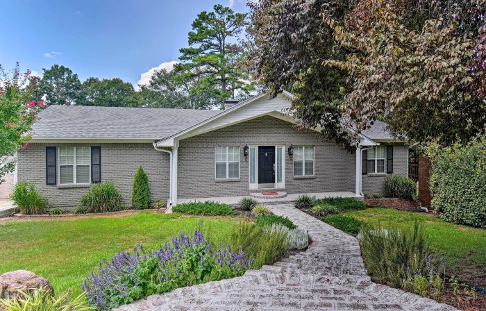 Lakefront Home w/ Private Dock in Hot Springs!