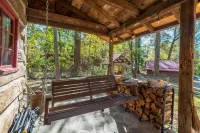 Historic Log Cabin Quiet Return to Simpler Days