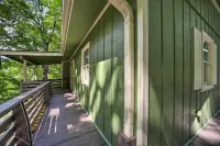 Charming Maggie Valley Getaway w/ Fire Pit! - parking