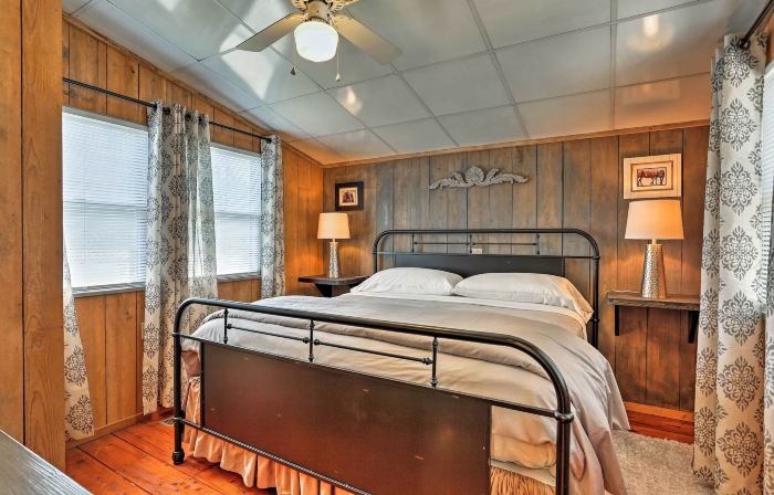 Outer Banks Island Cottage - 1 Mi to Frisco Beach!