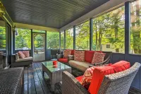 Lake Harmony Resort Home w/ Deck + Fire Pit! - Beach