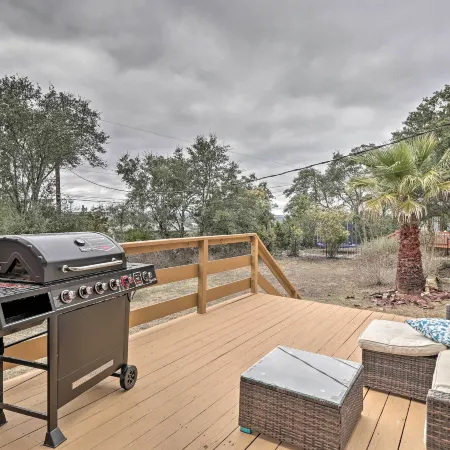 Airy Villa in Austin w/ Badminton/Volleyball Court