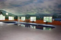 Cabot Inn & Suites - Pools