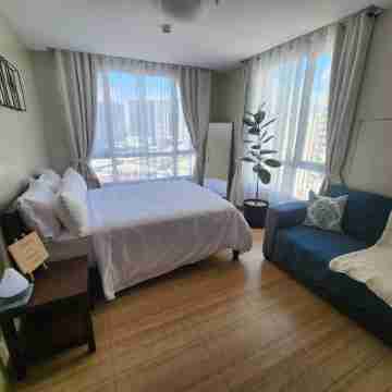 Cozy 1Br Corner with Panoramic City Skyline View Rooms