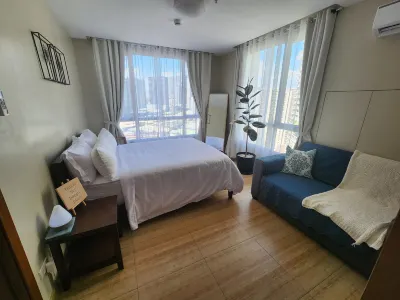 Cozy 1Br Corner with Panoramic City Skyline View