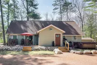 'northwood Tours Escape': Hot Tub & Lake Access! - 4-Star