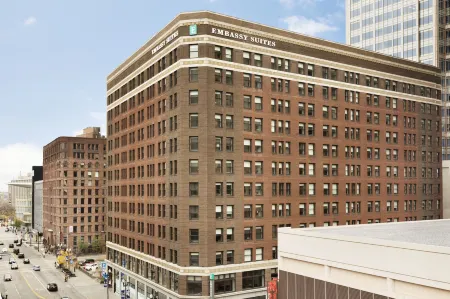 Embassy Suites by Hilton Minneapolis Downtown Отели в г. Миннеаполис