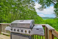 Conway Area Chalet w/ Mountain Views & Fire Pit! - Wifi