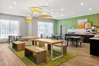 Spark by Hilton Selma