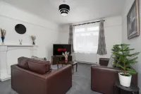 2-Bed Flat Wishaw Free Parking Family-Friendly Hotels in Wishaw