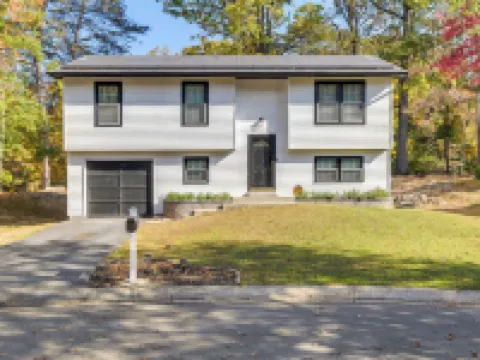 Near Top Attractions: Deck Dining at Severn Home! Hotels in Odenton