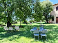 Spoleto Biofarm-Sleeps 8 Guests-Salt Water Pool-Beautiful-Exclusively Yours-Wifi
