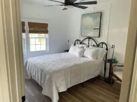 Relax, unwind in beautiful coastal cottage near exquisite Cape Hatteras Seashore