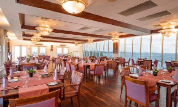 Hulhule Island Hotel