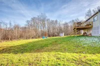Catskills Cottage w/ Deck, 7 Mi to Hunter Mtn