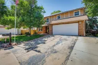 Spacious Aurora Retreat w/ Game Room + Hot Tub! - Homestays