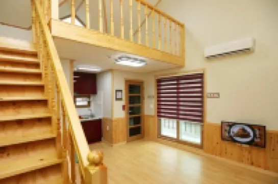 Namwon Pavilion Tree Pension