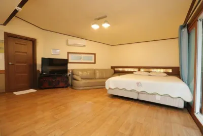 Hadong Deulkok Sanbang Pension Hotels near Jirisan National Park