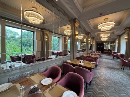 The Supreme Hotel and Banquet