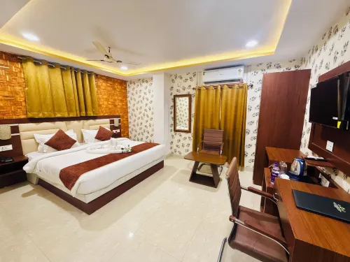 Hotel Golden Crystal Best Hotel in kankarbagh Patna