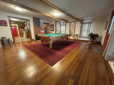 Five Minutes from Crater Lake National Park Отели рядом с достопримечательностью «Train Mountain Railroad Museum»