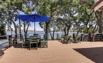 Boat Ramp and Dock Waterfront Home on Clear Lake