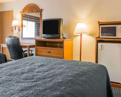 Quality Inn I-94 near Wings Stadium Hotels in Kalamazoo