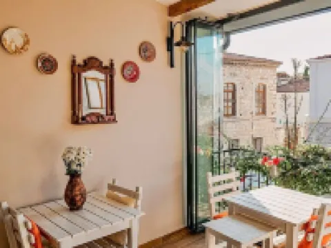 1870's Taş Konak Otel Üç Oda Hotels in Urla