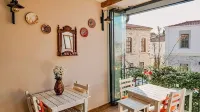 1870's Taş Konak Otel Üç Oda Hôtels à : Bademler Mahallesi