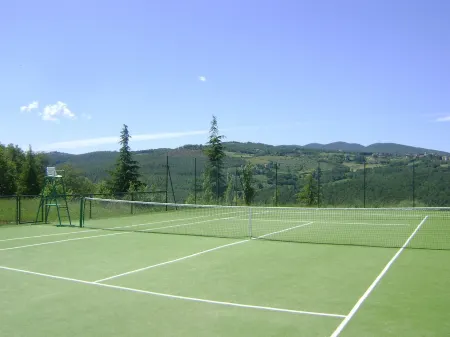 Todi - villa with swimming pool and tennis court